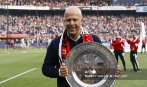 Dunia Sepak Bola Belanda: Arne Slot Tolak Tawaran Pelatih Tim Nasional, FC Twente Jadi Sorotan