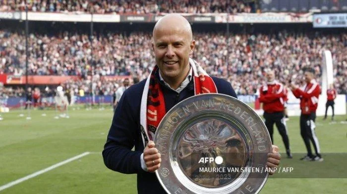 Dunia Sepak Bola Belanda: Arne Slot Tolak Tawaran Pelatih Tim Nasional, FC Twente Jadi Sorotan