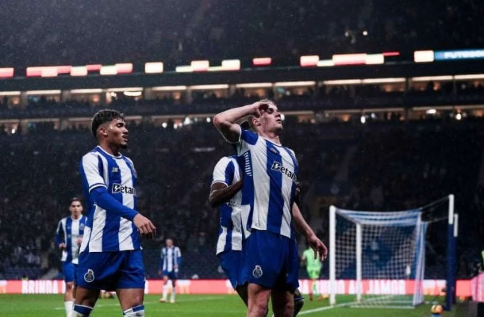 FC Porto Lawan F.C. Alverca: Tinjauan Pertandingan dan Transfer Pemain