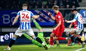 FC Twente Sukses di Conference League, Heerenveen Kalah