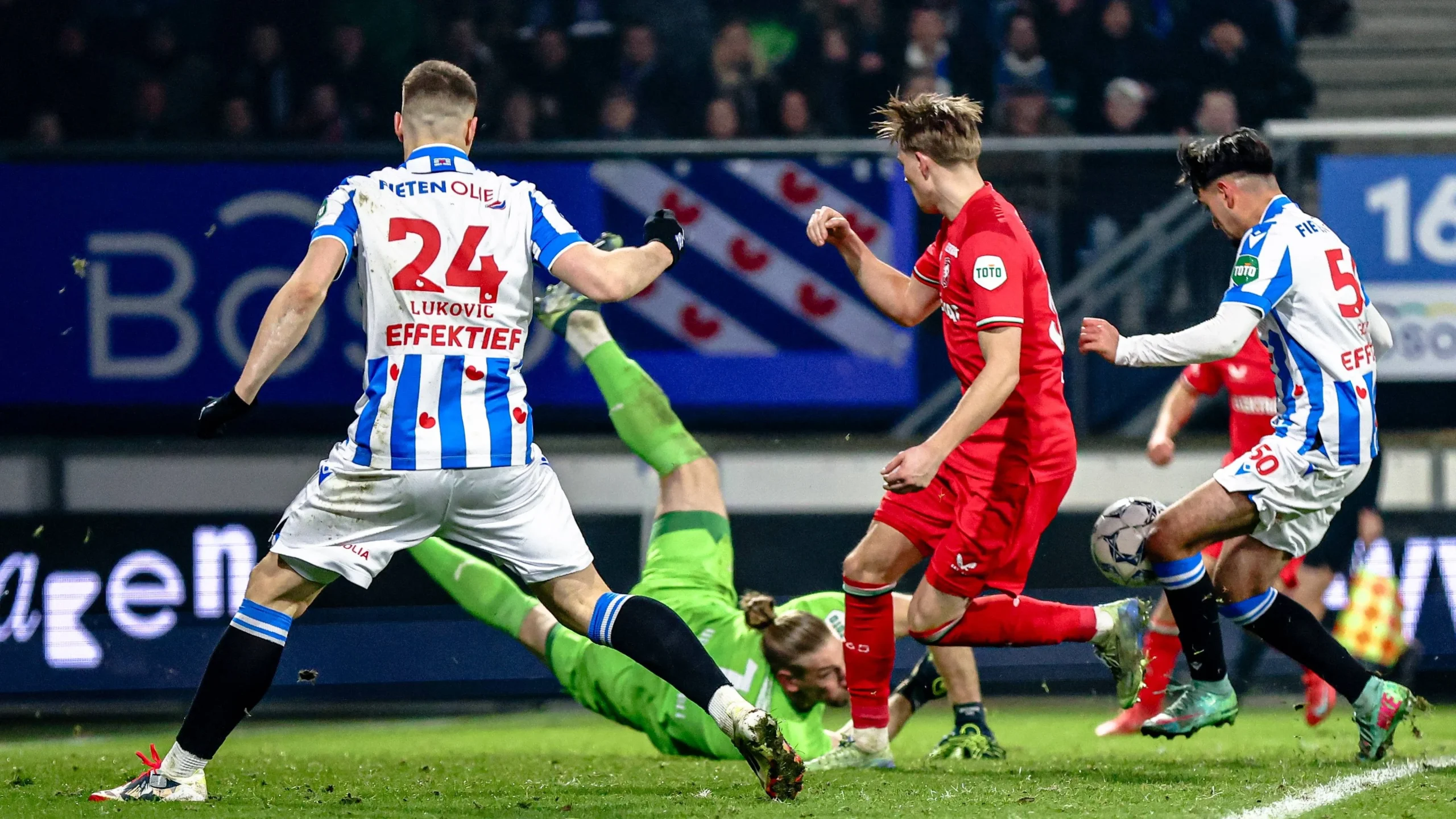 FC Twente Sukses di Conference League, Heerenveen Kalah