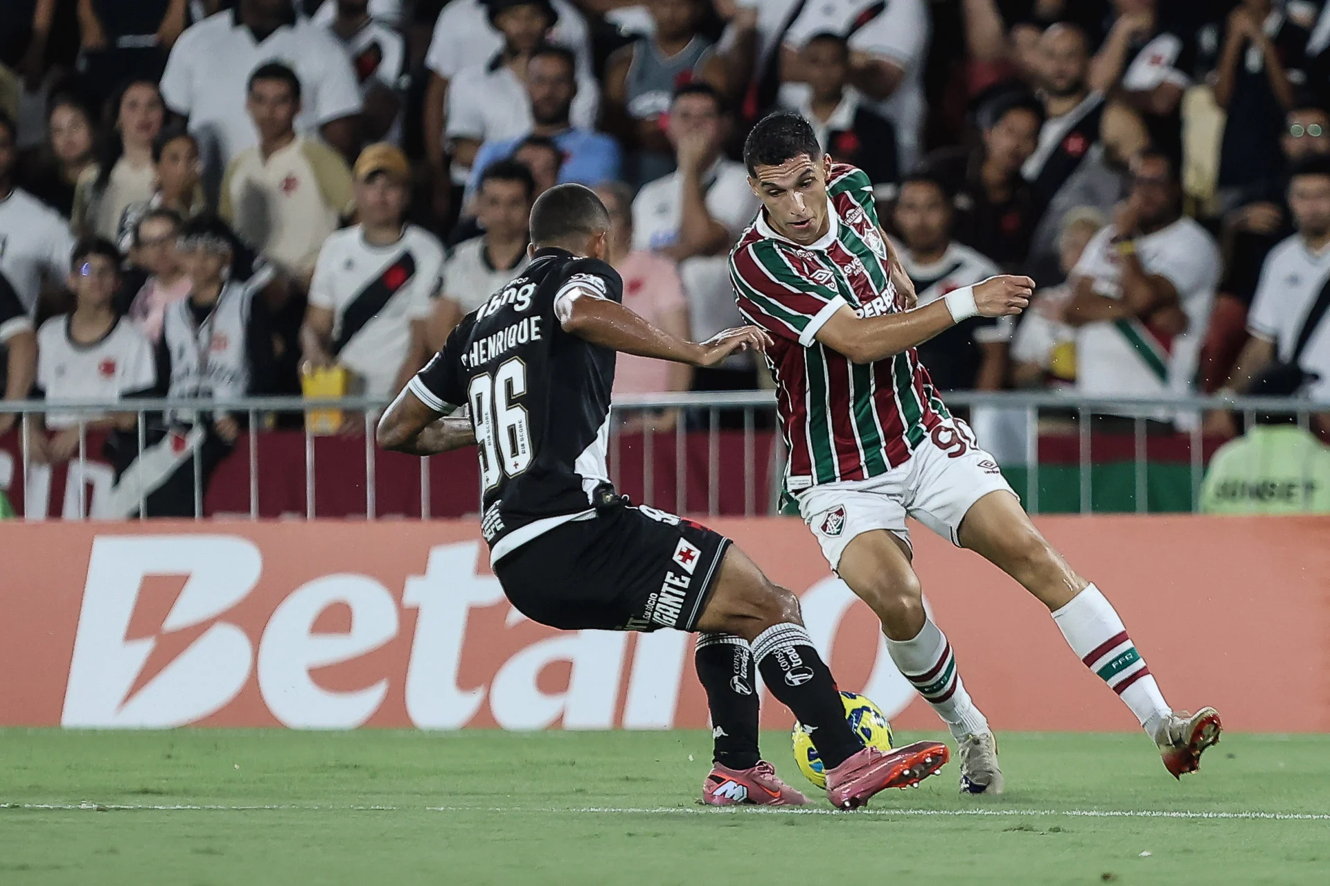 Fluminense Dikalahkan Vasco di Maracanã: Analisis dan Reaksi
