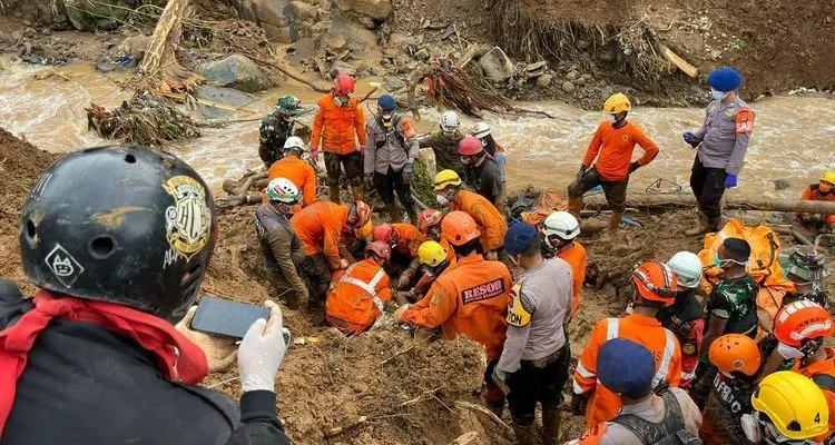 Gempa Jepang: Operasi Penyelamatan di Aeon Mall Berakhir, Fokus Beralih ke Pemulihan Krisis Air Bersih