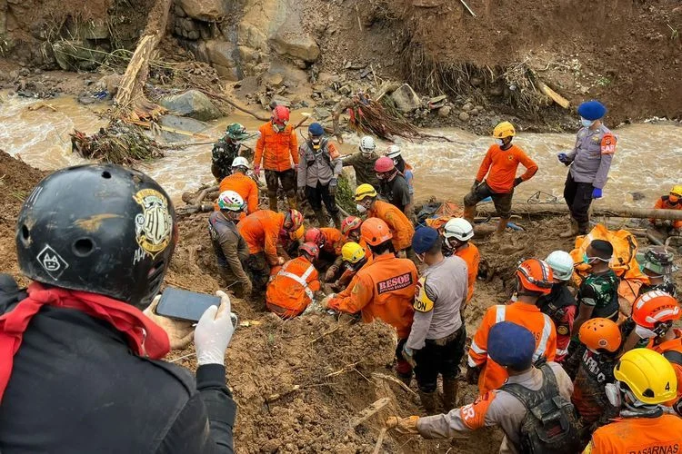 Gempa Jepang: Operasi Penyelamatan di Aeon Mall Berakhir, Fokus Beralih ke Pemulihan Krisis Air Bersih