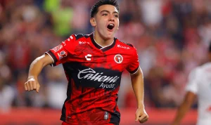 Gilberto Mora Bintang dalam Kemenangan Tijuana Atas Cruz Azul