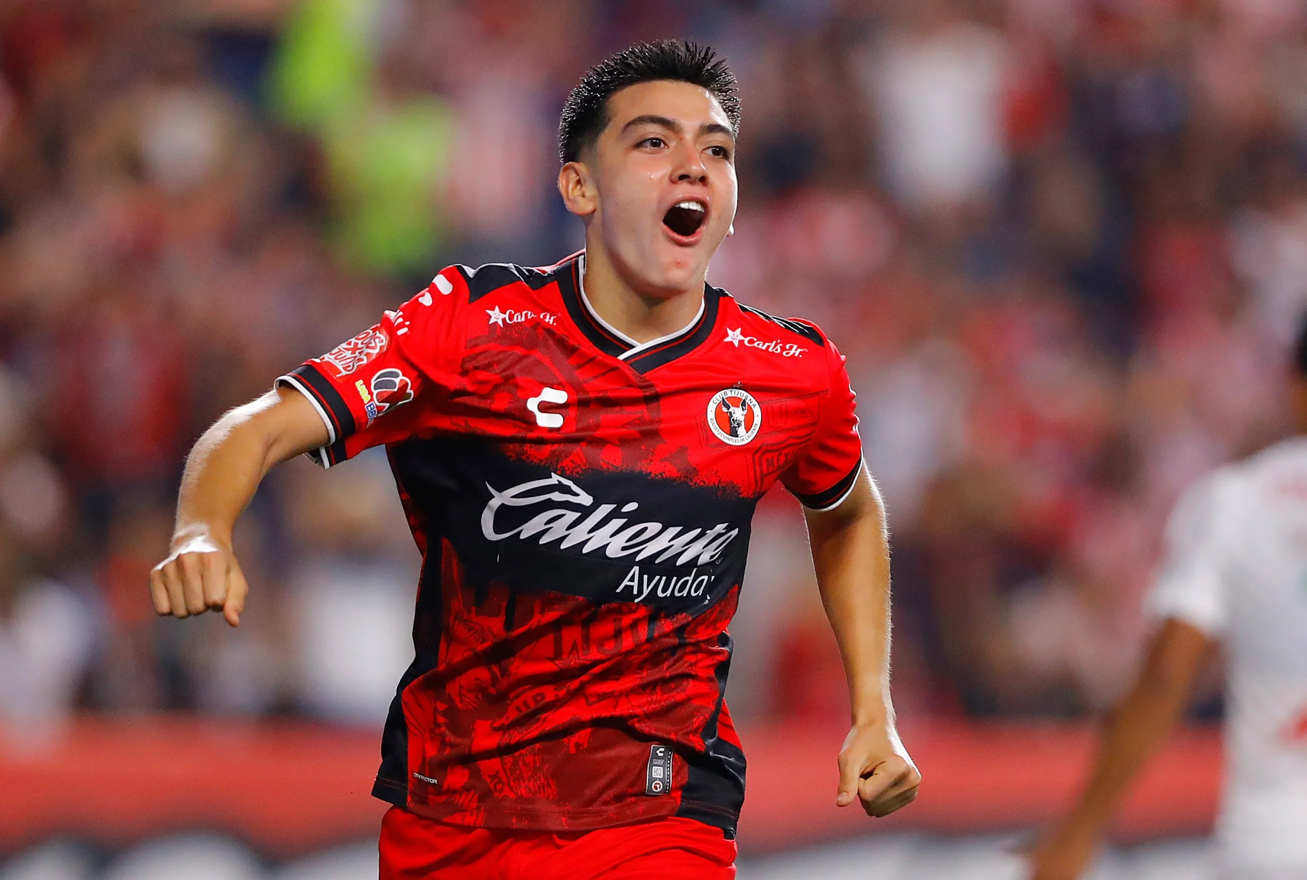 Gilberto Mora Bintang dalam Kemenangan Tijuana Atas Cruz Azul