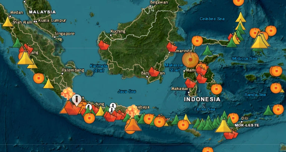 Gunung Merapi dan Anak Krakatau: Dua Gunung Berapi yang Terus Mengalami Aktivitas Vulkanik