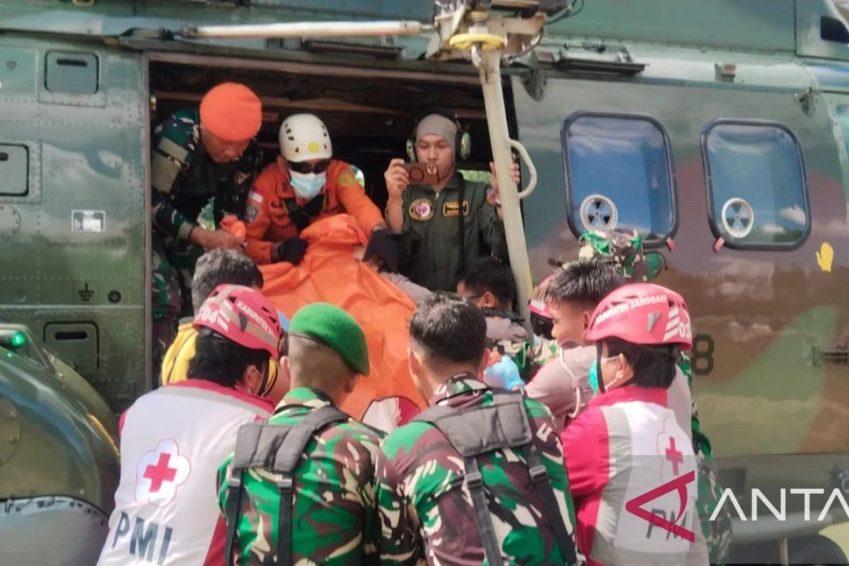 Helikopter dalam Berbagai Insiden dan Penyelamatan: Dari Kebakaran Hutan hingga Pencarian Korban