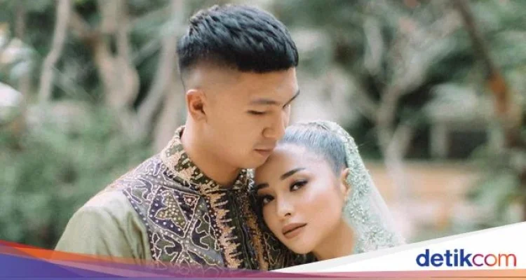 Indra Priawan, Suami Nikita Willy, Menjadi Sorotan Setelah Memimpin Shalat Jumat di Kanada