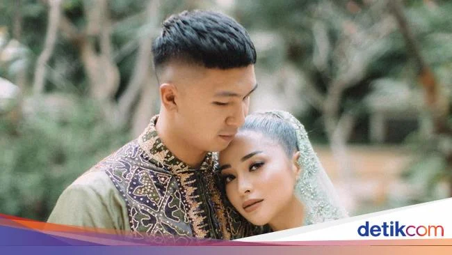 Indra Priawan, Suami Nikita Willy, Menjadi Sorotan Setelah Memimpin Shalat Jumat di Kanada
