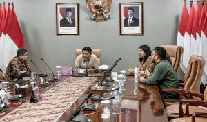 Kabinet Bayangan: Inovasi Demokrasi Indonesia untuk Perbaikan Pengawasan Pemerintah
