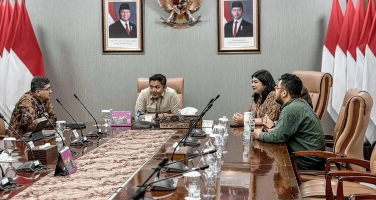 Kabinet Bayangan: Inovasi Demokrasi Indonesia untuk Perbaikan Pengawasan Pemerintah