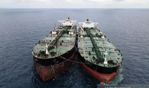 Kapal Tanker di Selat Hormuz Dalam Bahaya, Ancaman Teror dan Konflik