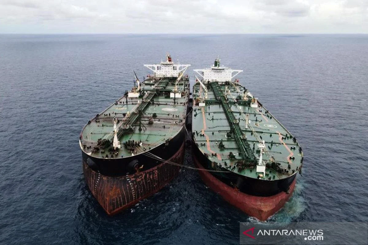 Kapal Tanker di Selat Hormuz Dalam Bahaya, Ancaman Teror dan Konflik