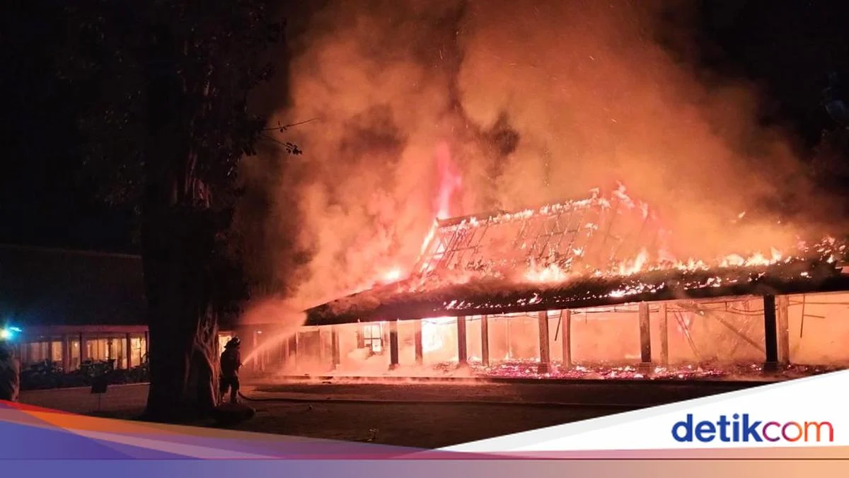 Kebakaran Melanda Hotel Pullman dan Bus Gunung Harta, Penyebab Masih Dalam Penyelidikan