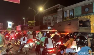 Kebakaran Melanda Mall Nipah Makassar, Arus Lalu Lintas Urip Sumoharjo Macet