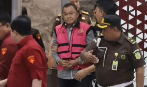 Korupsi di Indonesia: Kasus Lodewyk Pusung dan Akar Masalahnya