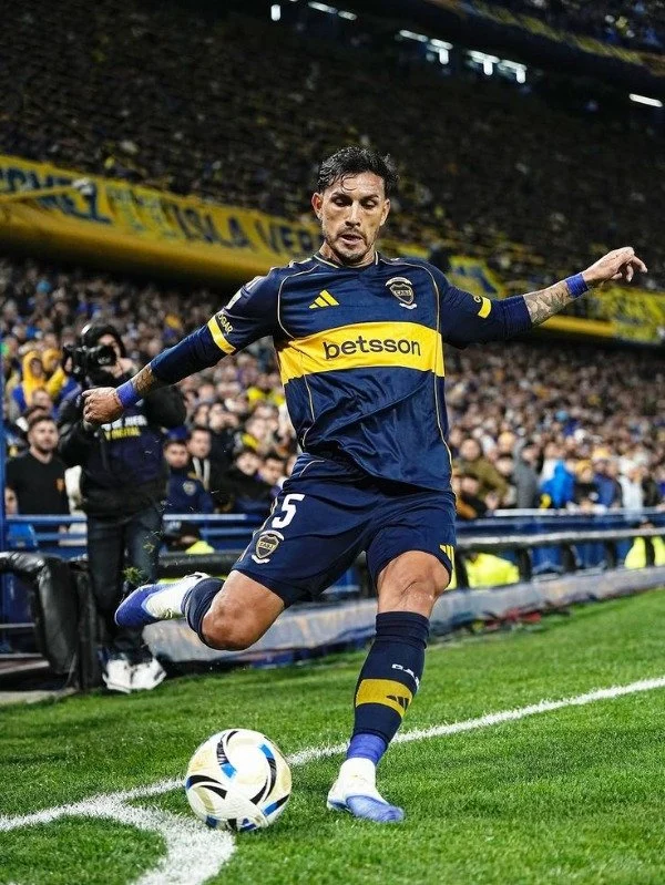 Leandro Paredes Tolak Tawaran AC Milan, Pilih Bertahan di Boca Juniors