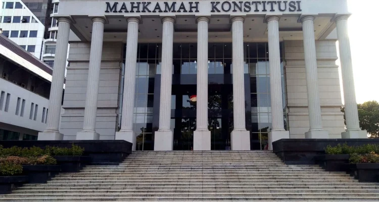 Mahkamah Konstitusi: Pilar Demokrasi dan Hak Asasi Manusia