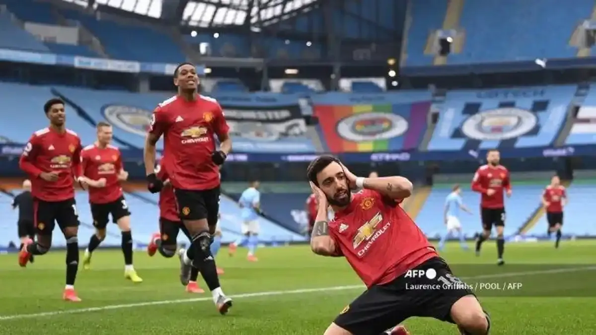 Manchester United Dalam Pencarian Penguat Baru: Fokus pada Posisi Left-Back
