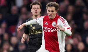 Manchester United Siap Hijack Transfer Mika Godts dari Ajax