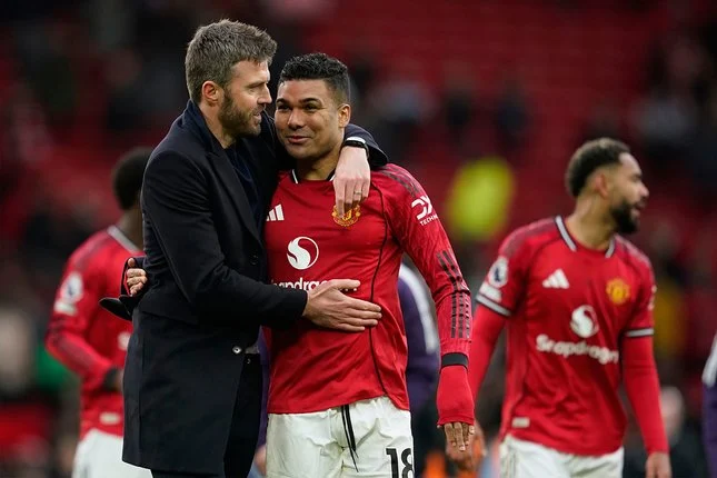 Manchester United Siap Tambah Pemain Lagi, Carrick Minta Bek Kiri dan Gelandang