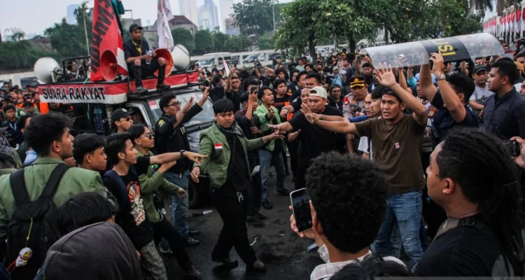 Minggu Penuh Aksi: Berita Terkini dari Dunia Politik, Olahraga, dan Hiburan