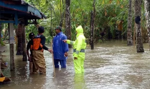 Musim Hujan Tiba, Warga Diminta Waspada