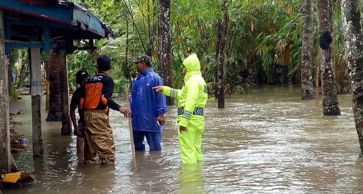 Musim Hujan Tiba, Warga Diminta Waspada