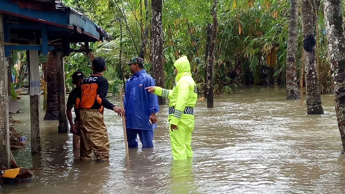 Musim Hujan Tiba, Warga Diminta Waspada