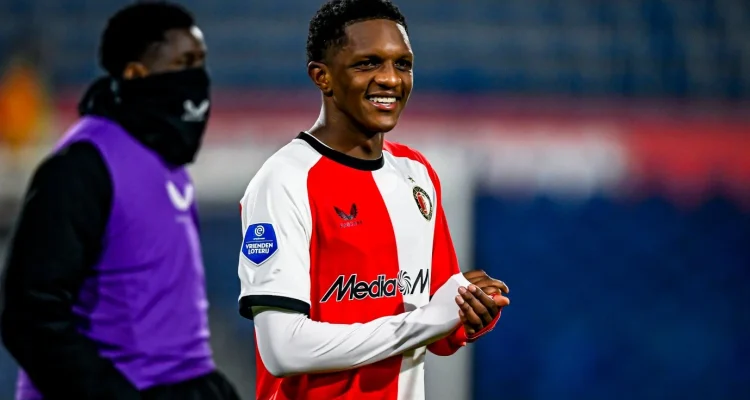 Nottingham Forest Siap Tandingi Roma untuk Perebutan Givairo Read, Serta Update Terbaru Mengenai Ousmane Diomande