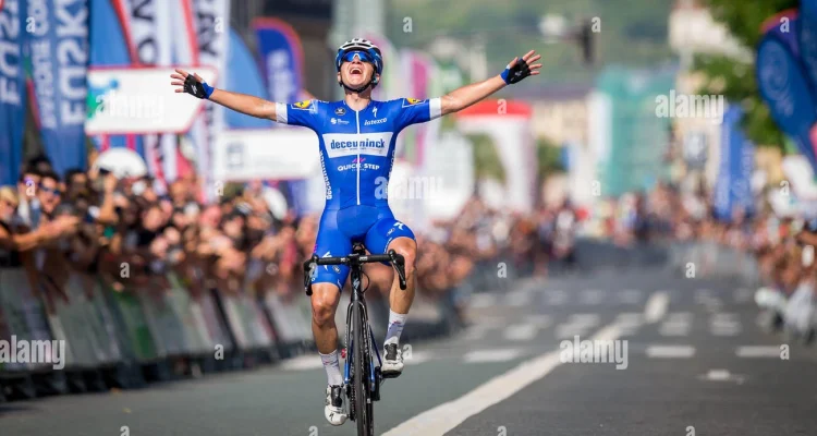 Pembalap Belgia Remco Evenepoel Raih Kemenangan Rekord di Clasica San Sebastian