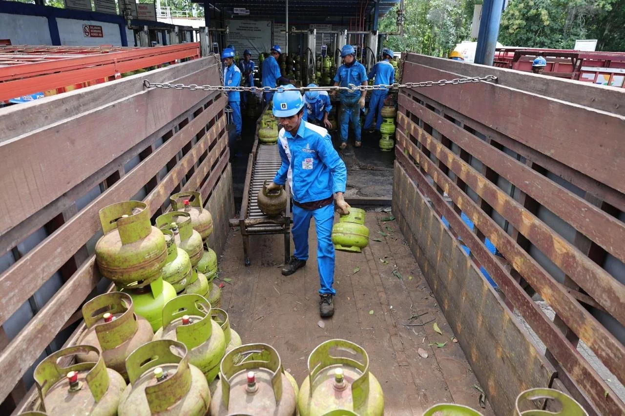Pemulihan Suplai BBM dan LPG di Flores Pasca Gempa Bumi