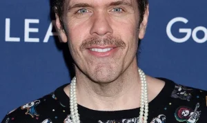 Perez Hilton Mengalami Keterpurukan Depresi Sebelum Mencoba Bunuh Diri