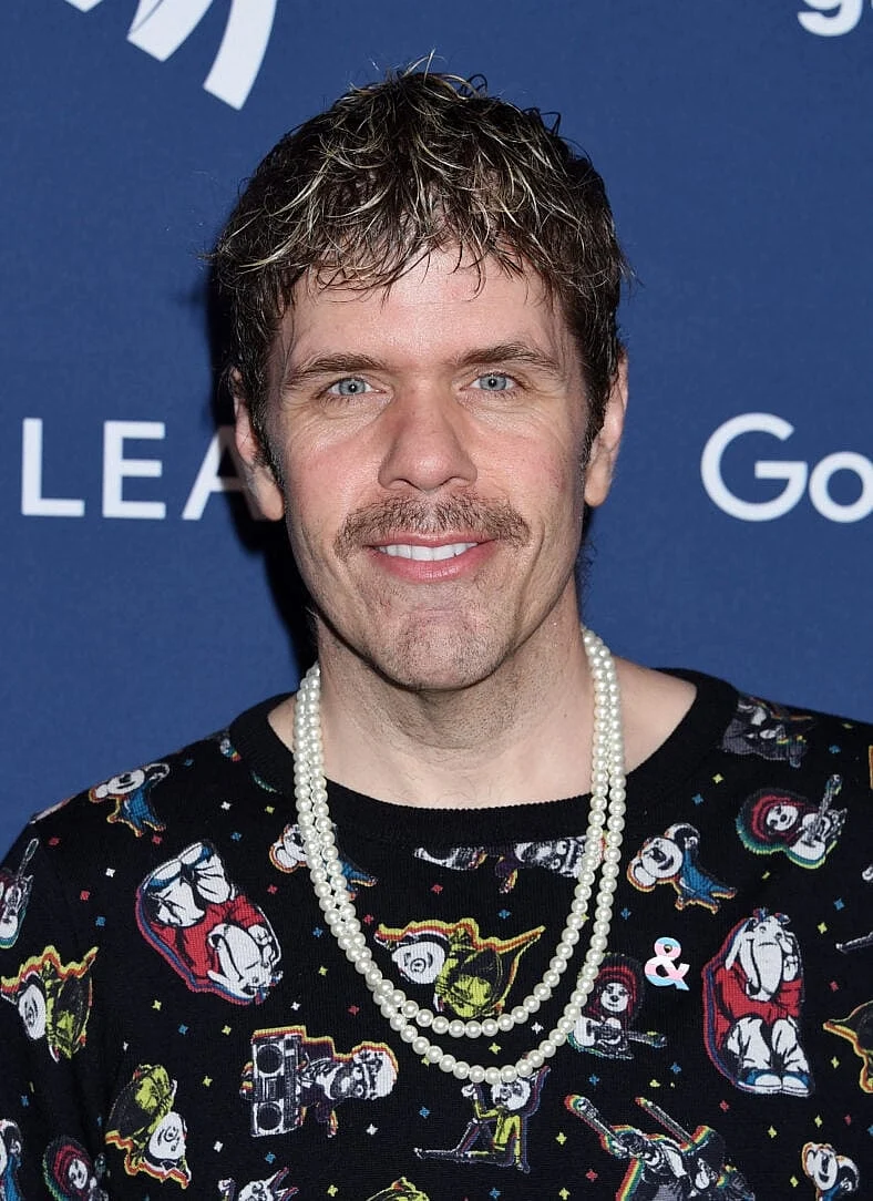 Perez Hilton Mengalami Keterpurukan Depresi Sebelum Mencoba Bunuh Diri