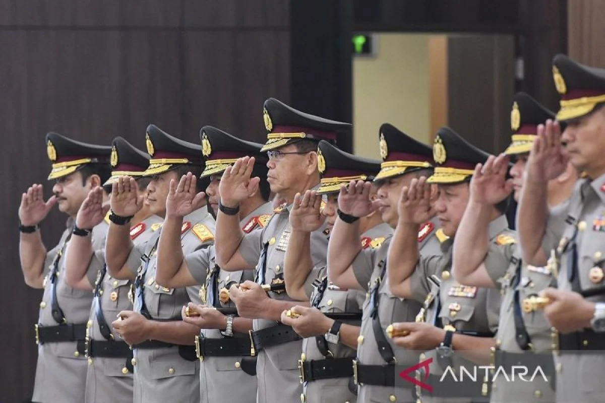 Perwira Tinggi Polri: Antara Pergantian dan Pengembangan Karier