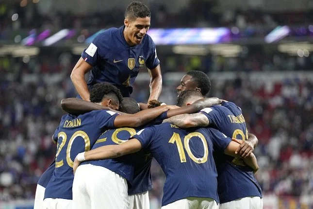 Prancis Menghadapi Tantangan Besar: Dari Kekeringan Hingga Pemain Sepak Bola