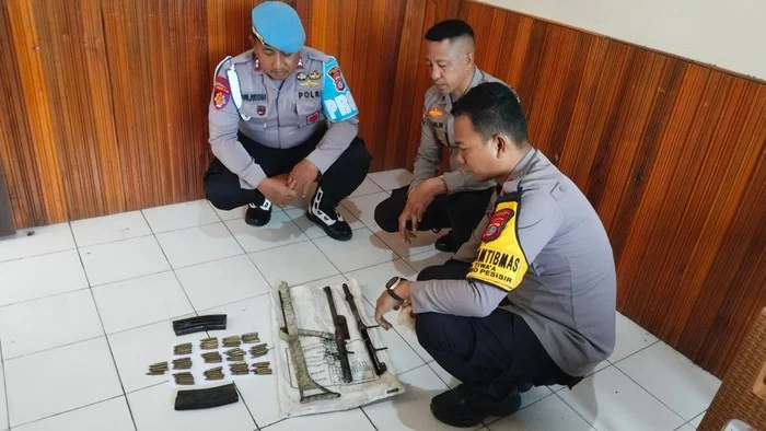 Puluhan Senjata dan Amunisi Ditemukan Lagi di Sekolah Islam Harapan Ibu