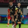 Ricky Kambuaya dan Ezra Walian Siap Menantang Aston Villa di GBK