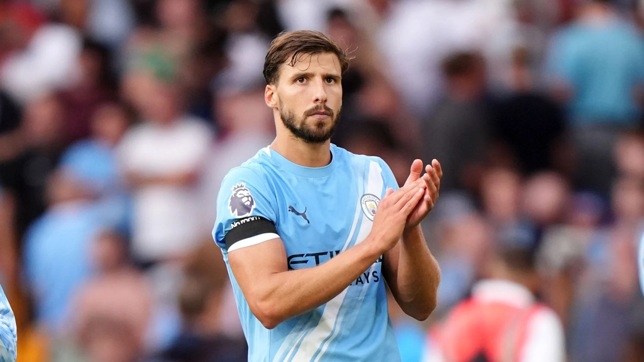 Rúben Dias dan Rekan-Rekan Bintang Sepak Bola dalam Sorotan: Dari Pertandingan Sengit hingga Kontroversi