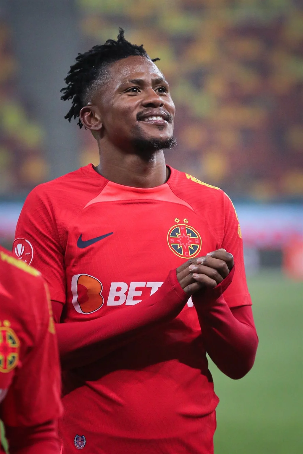 Siyabonga Ngezana Dikatakan Sebagai Bek Terbaik di Romania