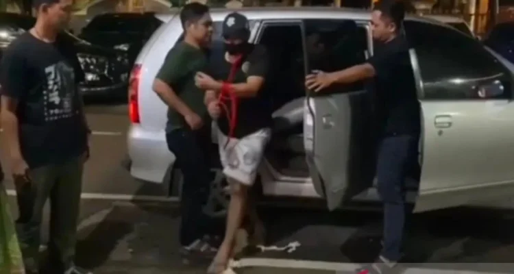 Sopir Taksi Online Ditangkap Polisi karena Mencuri Alat Musik Gereja