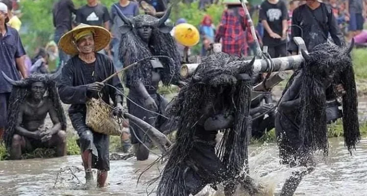 Tradisi Tolak Bala: Mengenal Makna dan Sejarah di Balik Ritual Unik di Indonesia