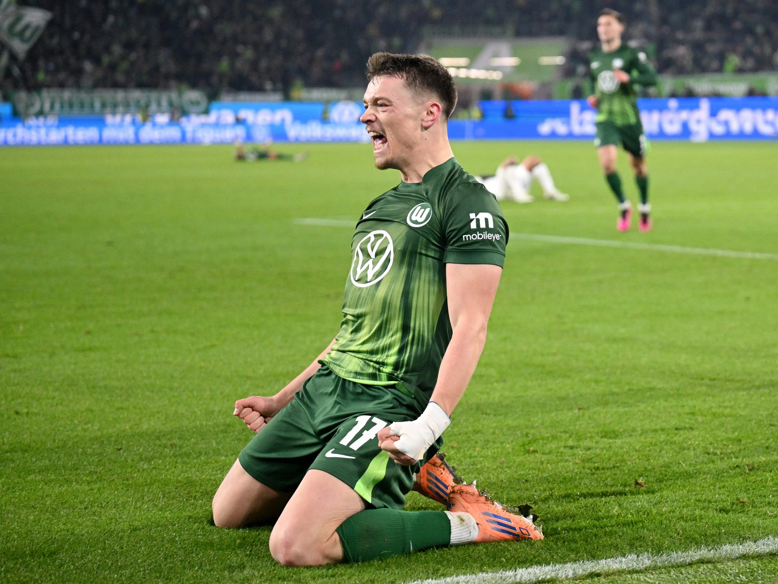 VfL Wolfsburg Mengalami Perubahan Besar: Dzenan Pejcinovic dan Micky van de Ven