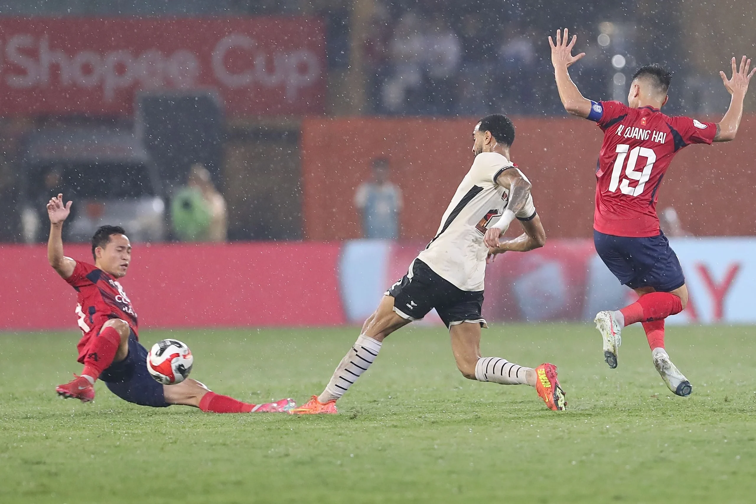 Vietnam Mengalahkan Indonesia 3-0 di ASEAN Cup 2026: Bui Hoang Viet Anh Cedera
